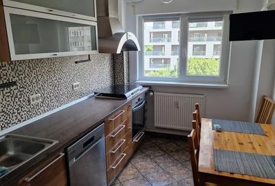 Apartament de 3 camere cu balcon si parcare, zona din 13 septembrie - 5