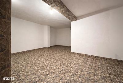 Casă cu 7 camere cu Teren 197 Mp în Rahova - 2