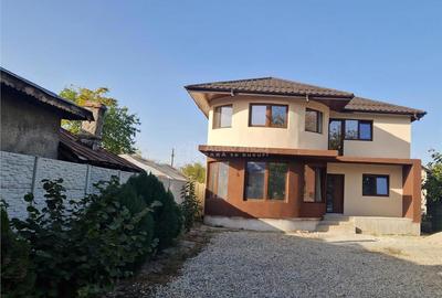Casă cu 7 camere cu Teren 1000 Mp în Mihăilești - 18