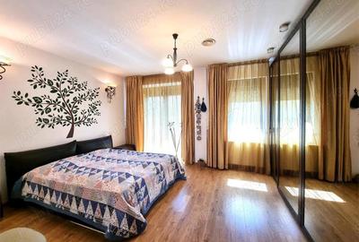 Casă cu 6 camere cu Teren 1756 Mp în Central