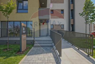 Apartament cu 3 camere decomandat, mobilat în Tractorul - 2