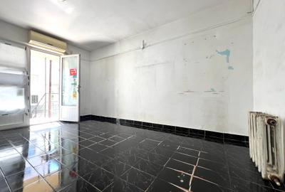 Spațiu comercial, de 40 mp, în Central - 4