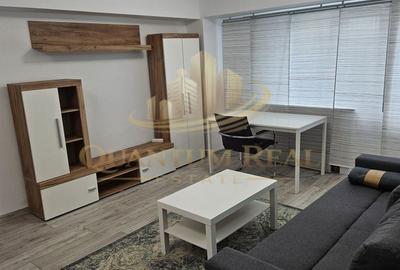 Apartament cu 3 camere decomandat, mobilat în Decebal