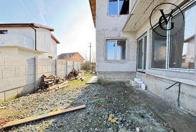 Casă cu 5 camere cu Canalizare în Lumina