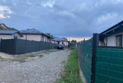 Casă individuală cu 3 camere în Tomești