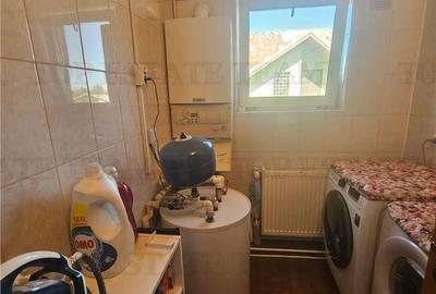 Casă cu 6 camere cu Teren 800 Mp în Dragomirești-Vale