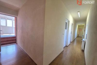 Casă cu 4 camere cu Canalizare în Pârneava