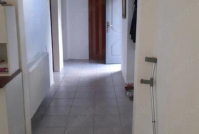 Oferta verii, apartament la curte cu doua intrari.