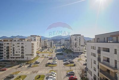 Apartament cu 4 camere decomandat, mobilat în Tractorul - 8