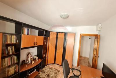 Apartament cu 4 camere decomandat în Obor - 10