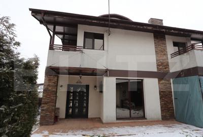 Casă cu 4 camere cu Teren 986 Mp în Central
