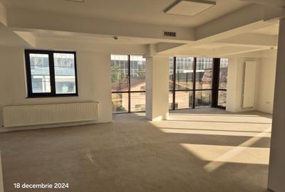 Birou, de 170 mp, în Drumul Taberei - 8
