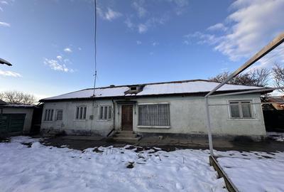 Casă cu 4 camere în Central - 1