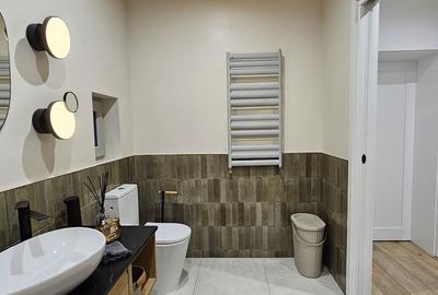 Casă cu 5 camere cu Teren 360 Mp în Central - 11