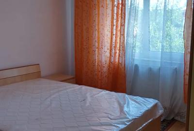 Apartament 2 camere, zona Zamfirescu, etaj 2