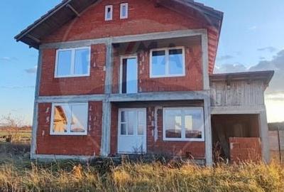 De vanzare casa cu etaj 4 camere, la rosu iesire Les langa padure - 12