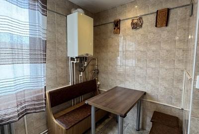 Apartament cu 3 camere semidecomandat, mobilat în Rahova - 21
