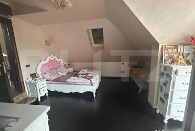 Casă cu 7 camere cu Piscina în Dumbrăvița