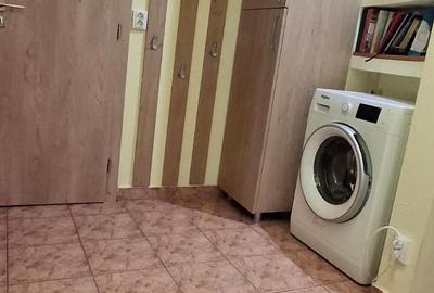 Apartament cu 4 camere semidecomandat în Central