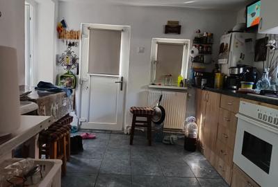 Casă cu 3 camere în Central - 2