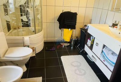 Casă cu 5 camere cu Teren 500 Mp în Șimnicu de Sus - 4