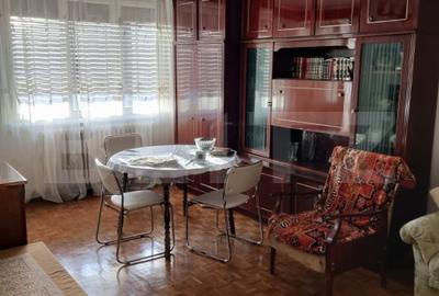 Apartament cu 3 camere, zona Strand - 1