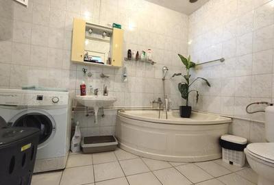 Apartament cu 3 camere semidecomandat, mobilat în Iosefin