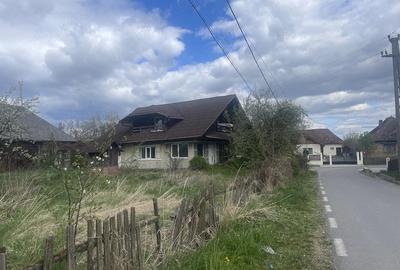 Casă cu Teren 1717 Mp în Ardusat - 1