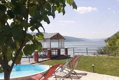 Casă cu 10 camere cu Teren 1100 Mp în Dubova - 2