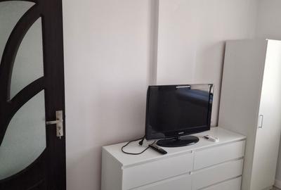 Apartament cu 2 camere decomandat în Berceni