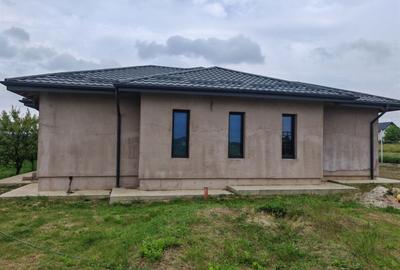 Casă cu 4 camere în Curtești - 2