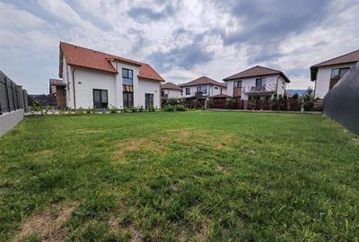 Casă individuală cu 4 camere cu Canalizare în Periferie - 38