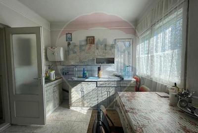 Casă individuală cu 4 camere cu Garaj în Central - 7