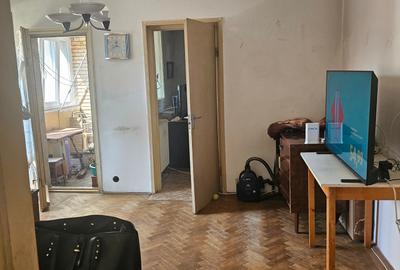 Apartament cu 2 camere circular în Titan - 5