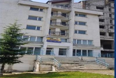 Birou, 1114 mp în Central