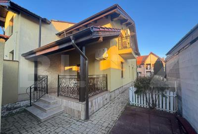 Casă cu 4 camere cu Teren 300 Mp în Soarelui