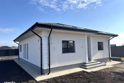 Casă cu 4 camere cu Teren 420 Mp în Holboca - 2