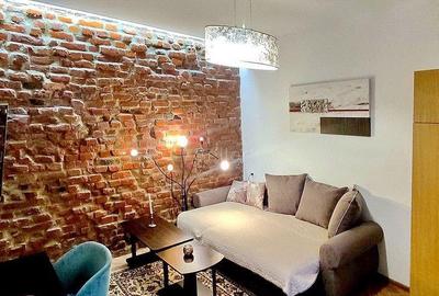 Zona Afi Mall Curte - 2