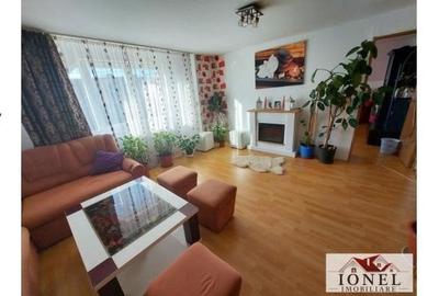Casă individuală cu 8 camere cu Canalizare în Central - 1