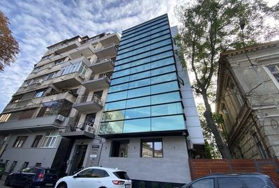 Birou, de 1,250 mp, în Universitate - 2