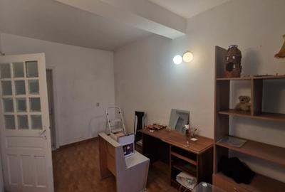 Vila, 120mp, 1 mai, zona Spitalul nr. 1 - 3