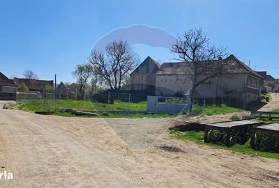 Teren de 980 mp, în Părău - 3