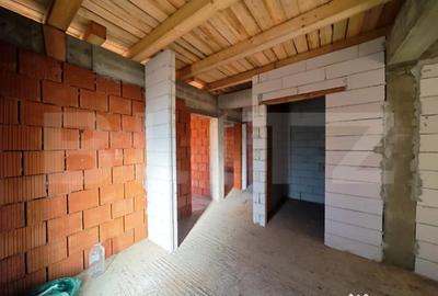 Casă cu 4 camere cu Teren 650 Mp în Paleu - 2