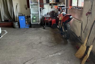 Spațiu comercial, de 350 mp, în Central - 4