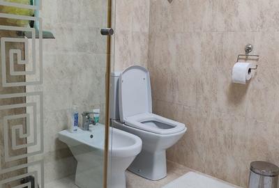 Casă cu 3 camere cu Teren 3280 Mp în Central - 4