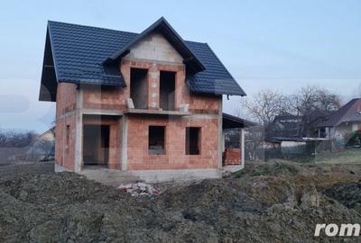 Casă cu 4 camere cu Teren 585 Mp în Central - 3