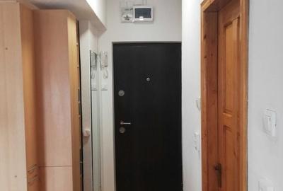 Vanzare garsoniera Piata Victoriei sect 1 - 8