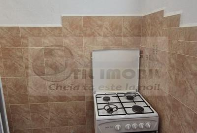 Garsonieră nedecomandată în Baza 3 - 12