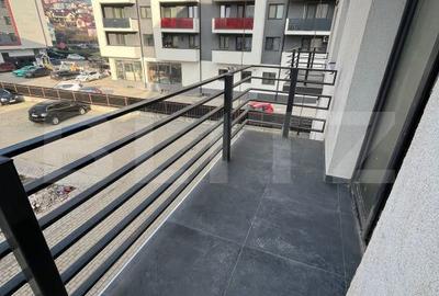 Apartament cu 3 camere decomandat în Bârnova - 1