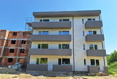 Apartament cu 3 camere decomandat în Ștefănești
